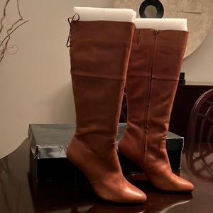 Light brown leather Ralph Lauren tall boots size 9 with excellent condition